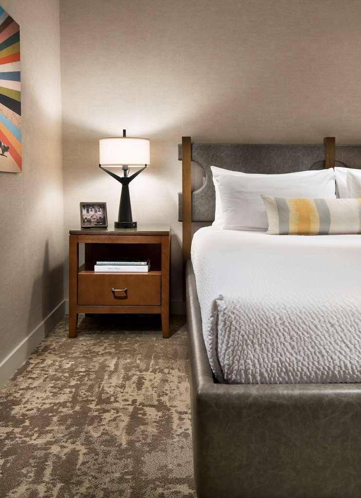 Отель Tempe Mission Palms- Destination Fee Includes Parking Номер фото