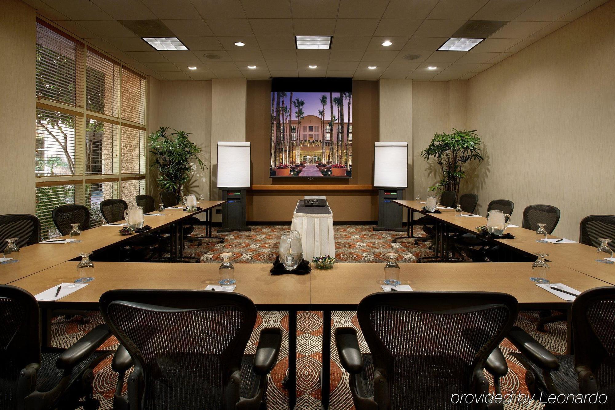 Отель Tempe Mission Palms- Destination Fee Includes Parking Экстерьер фото