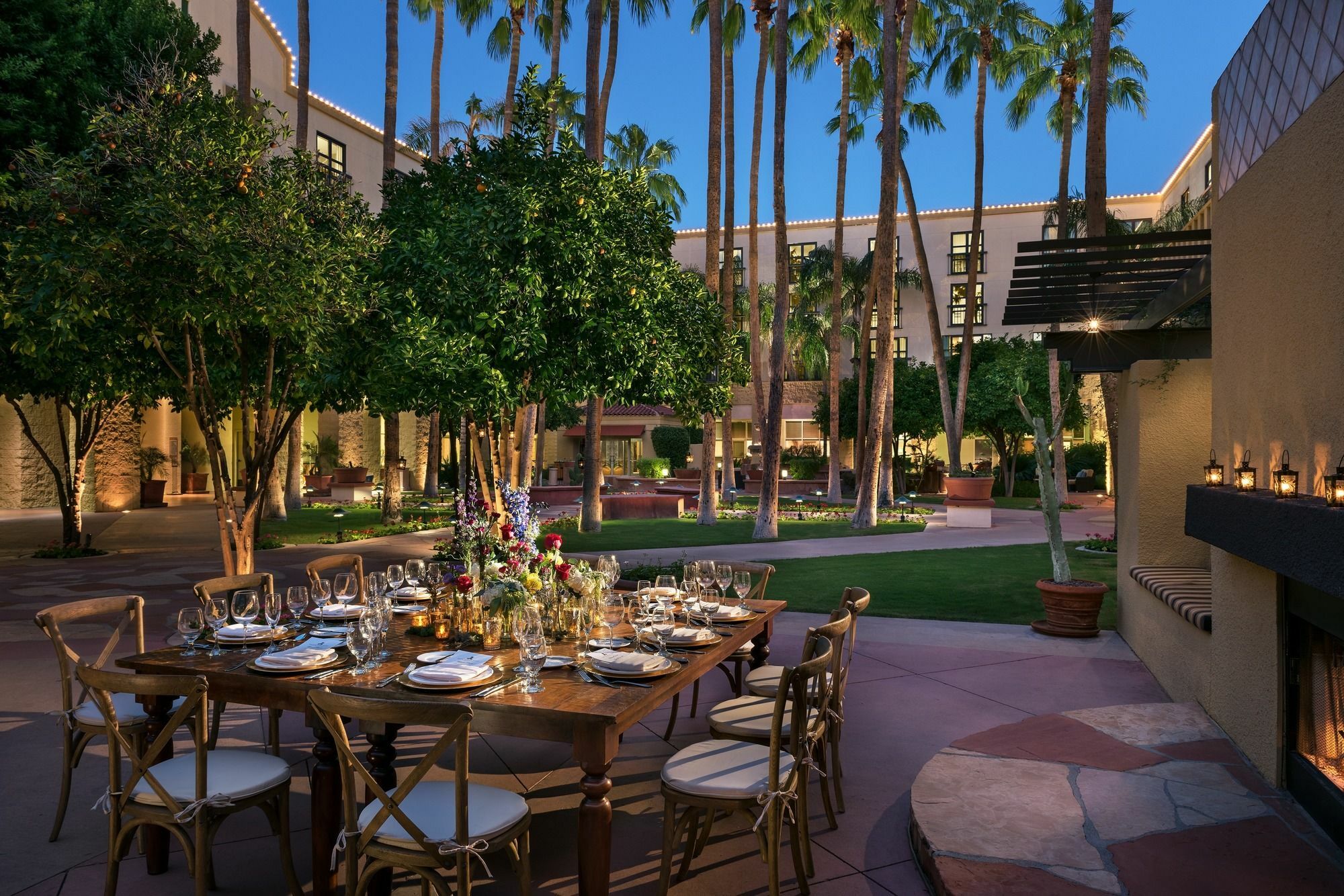 Отель Tempe Mission Palms- Destination Fee Includes Parking Экстерьер фото