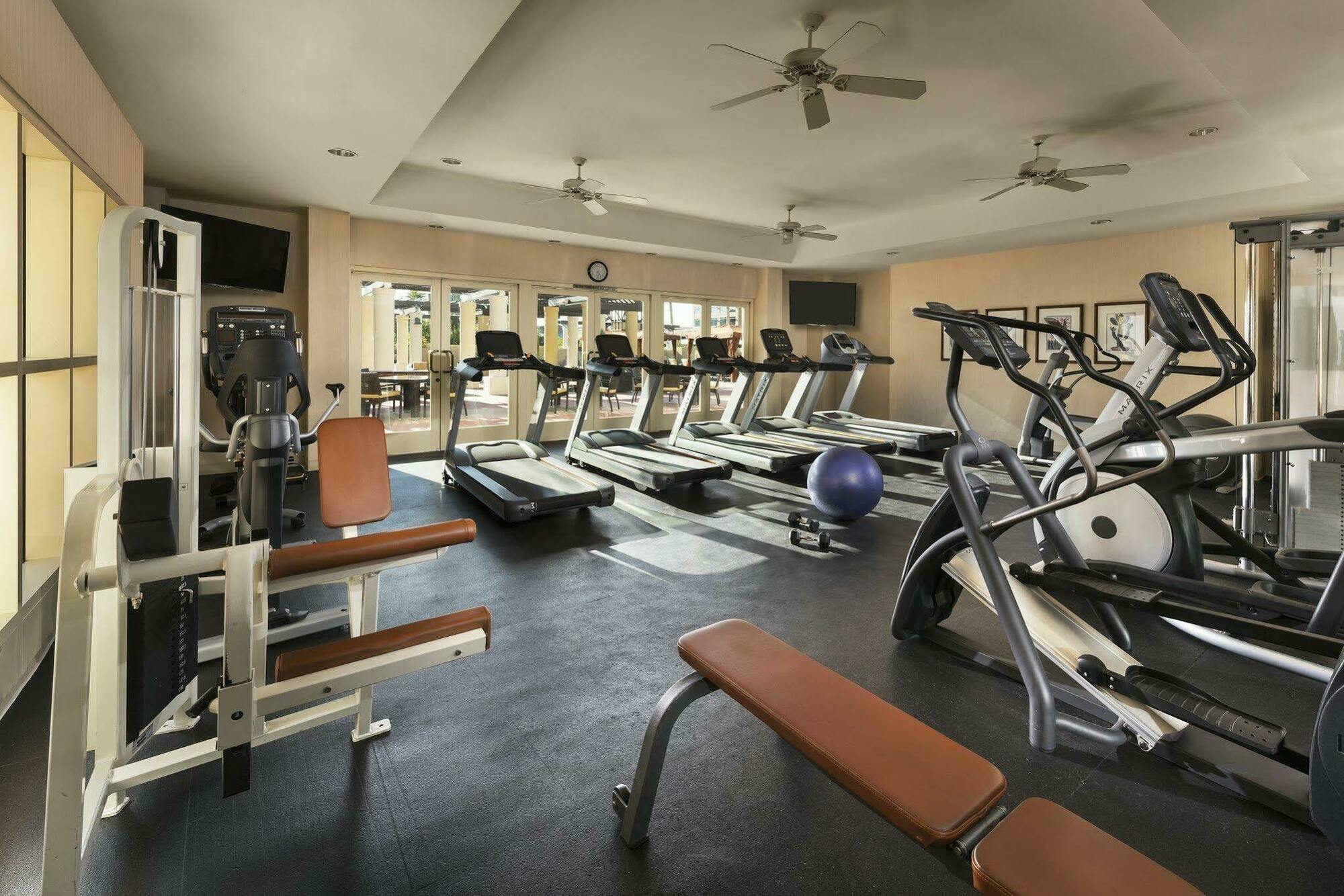 Отель Tempe Mission Palms- Destination Fee Includes Parking Экстерьер фото