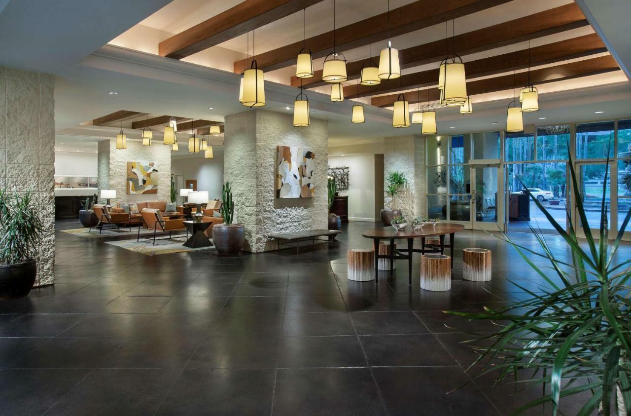 Отель Tempe Mission Palms- Destination Fee Includes Parking Экстерьер фото